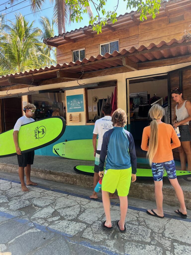 surfing lessons in El salvador with kids